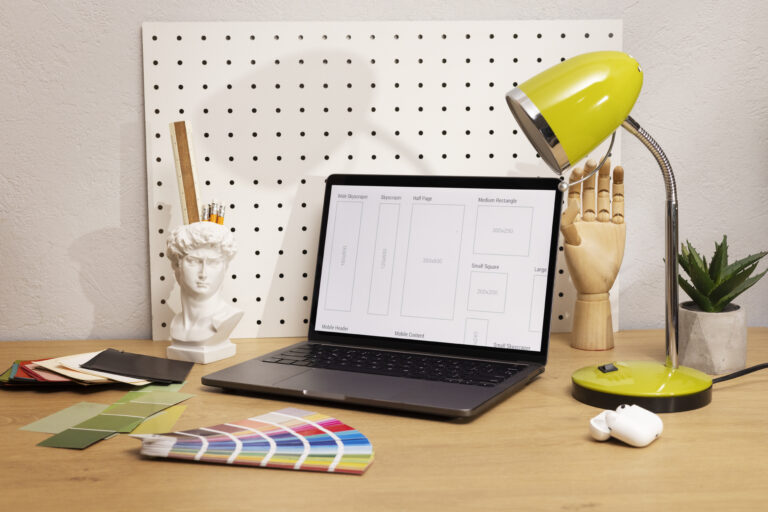L’impact du design visuel sur les conversions en ligne 8 still life graphic design studio