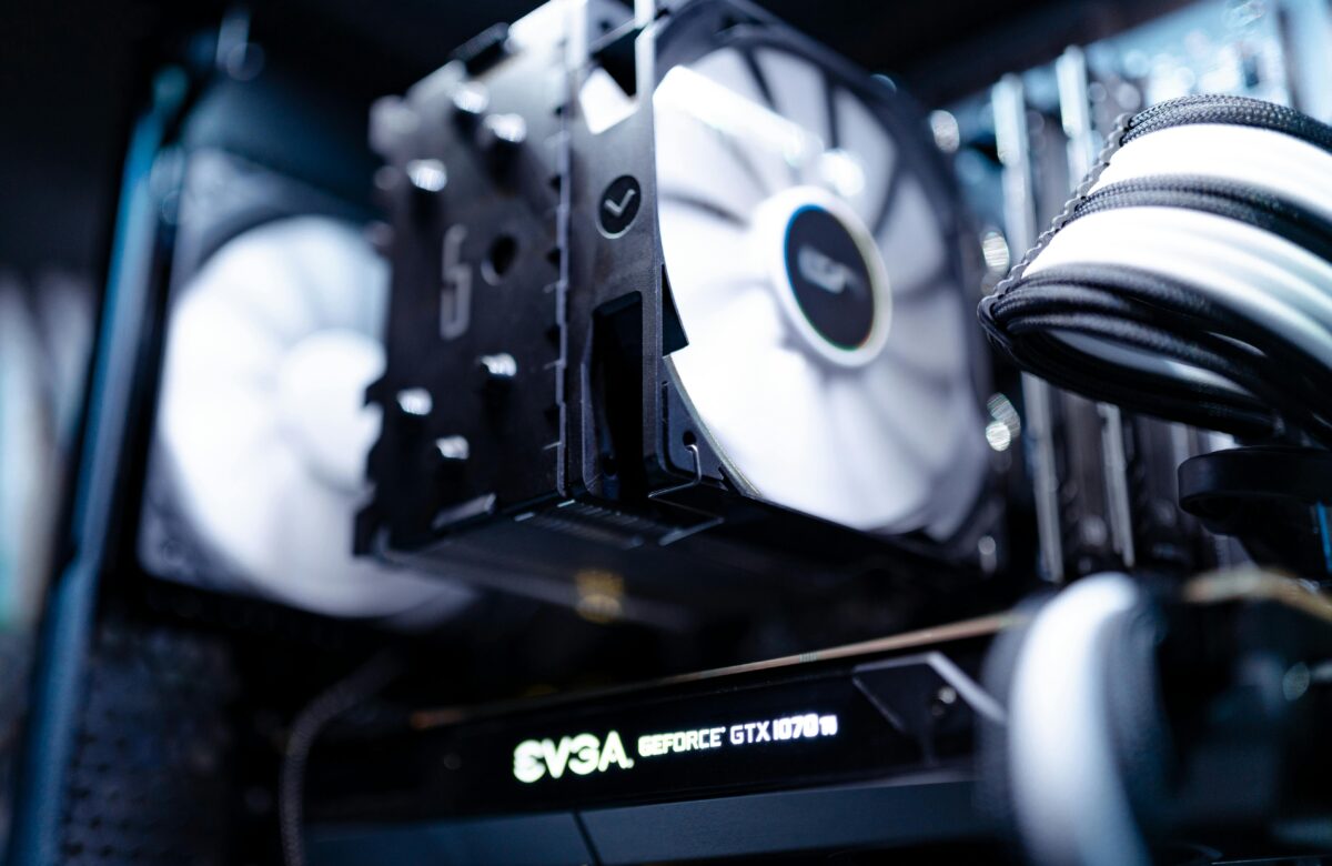 Hébergement et maintenance 35 pexels mediocrememories 2225617