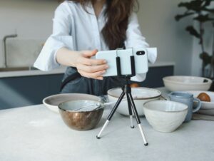 Community Management 31 pexels polina tankilevitch 7669732